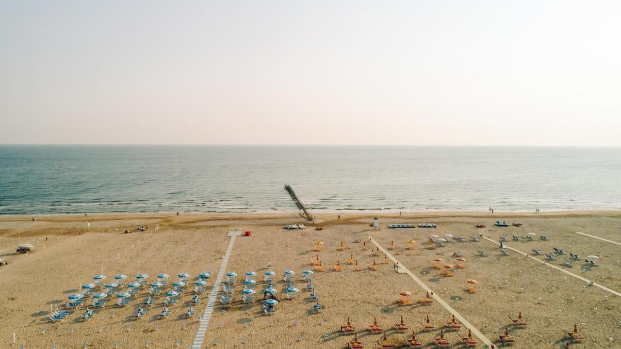 Hotel Beverly Rimini Buitenkant foto