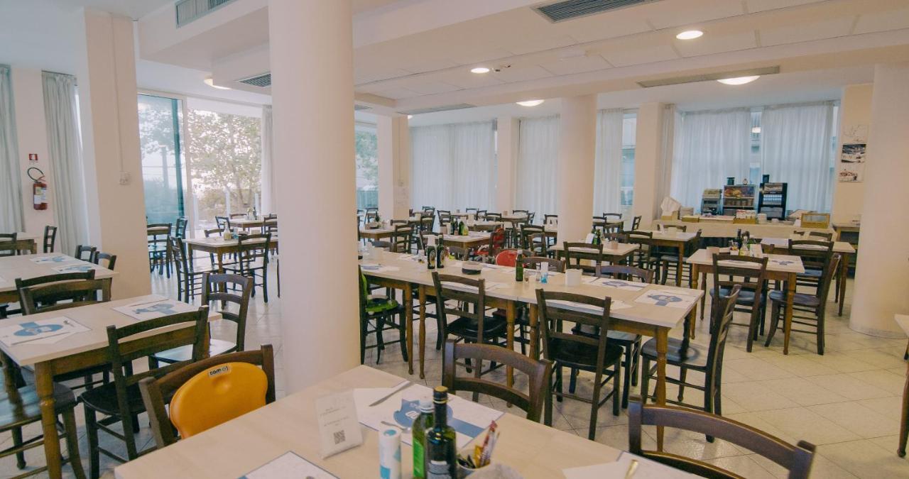 Hotel Beverly Rimini Buitenkant foto