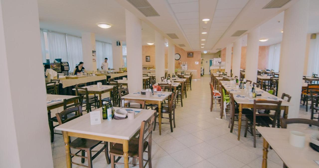 Hotel Beverly Rimini Buitenkant foto