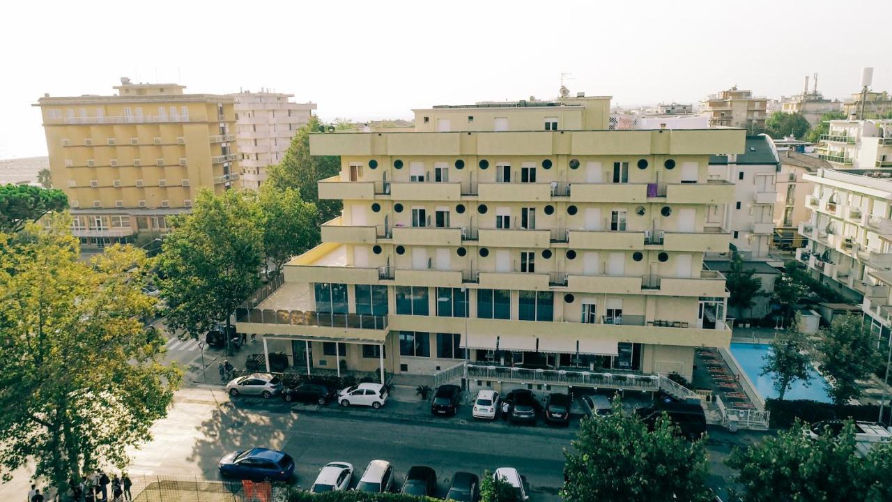 Hotel Beverly Rimini Buitenkant foto