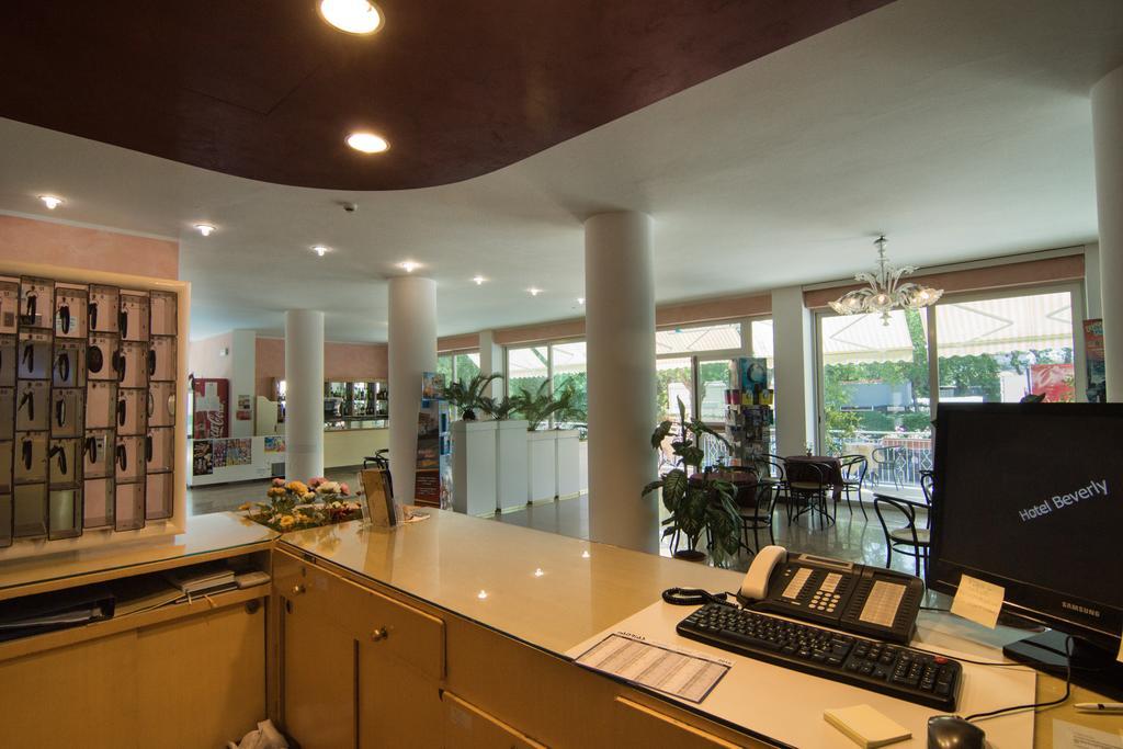 Hotel Beverly Rimini Buitenkant foto