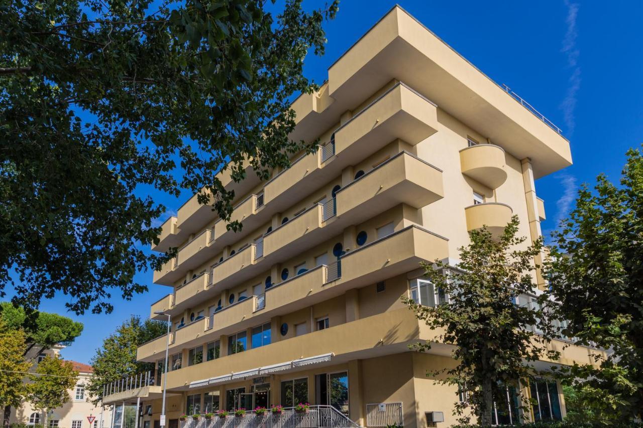Hotel Beverly Rimini Buitenkant foto